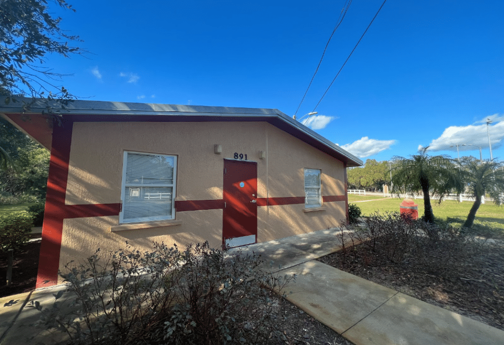 round lake park community center