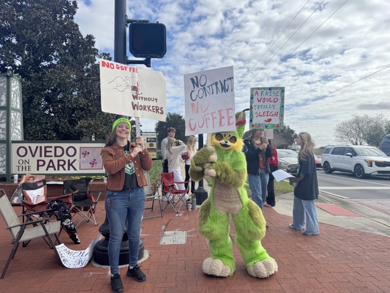 Oviedo Starbucks baristas say they’re on strike for a living wage